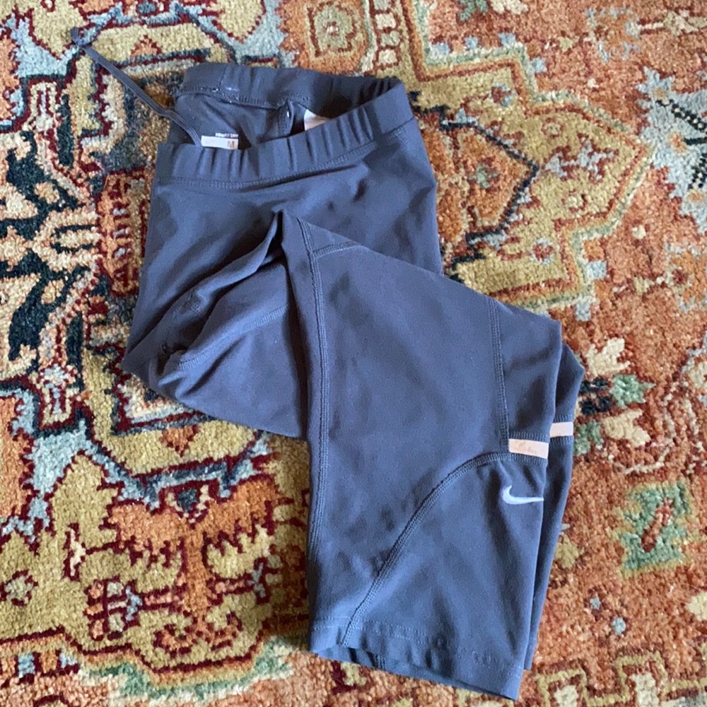 Nike Fit Dry capri athletic pants